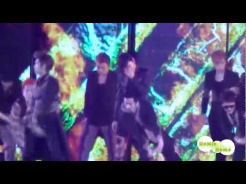 [Fancam] 120407 TVXQ! WHY (Keep your head down) - Korean Music wave in Bangkok