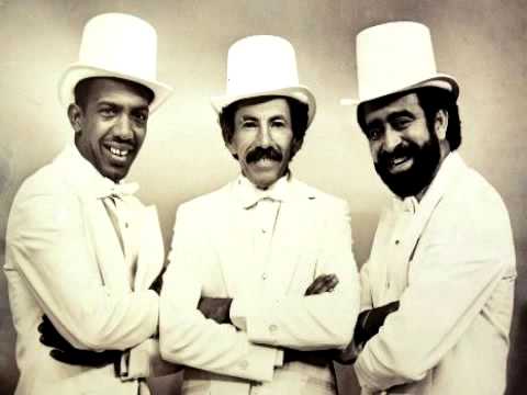 El Combo del Ayer - El viento me da