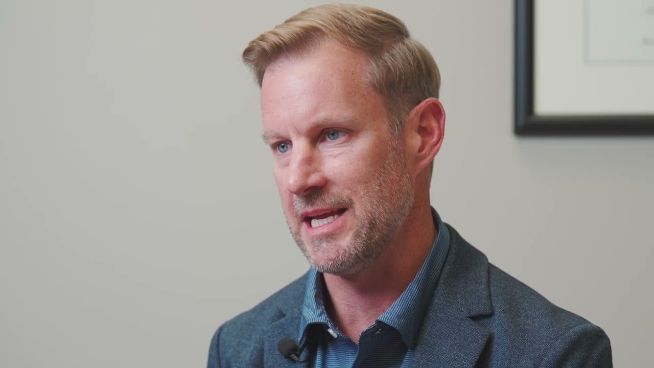 Flat Feet: Symptoms, Causes & Treatment