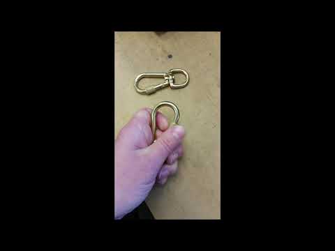 Locking Carabiner Swivel Snap hardware for dog leash
