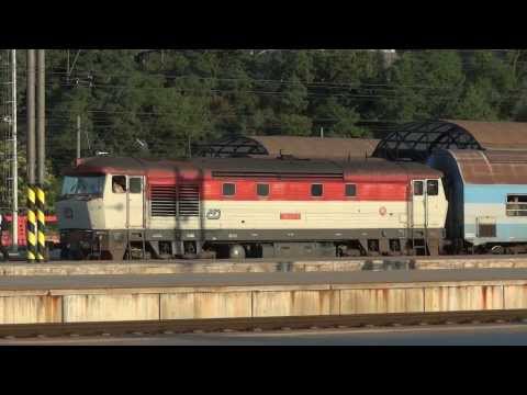Motorová lokomotiva 749 107 Bardotka/diesel locomotive class 749 Prague - horn and engine sound