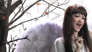 Download lagu Julia perez - Please Call Me [ Music Clip] mp3