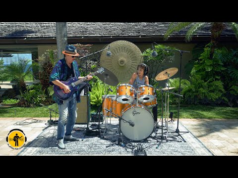 Oye Como Va ft. Carlos Santana & Cindy Blackman Santana | Playing For Change | Song Around The World