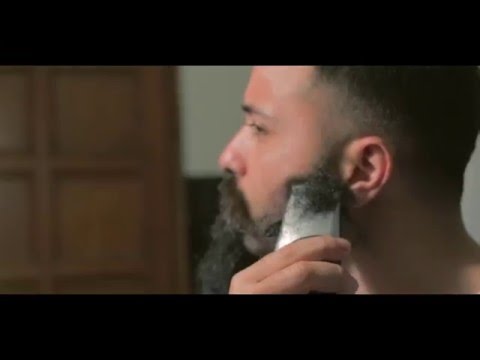 Cristo Corona cortandose la Barba [Making of del videoclip Dream]
