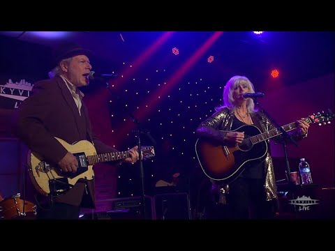 Emmylou Harris and Buddy Miller with "Love Hurts" from Skyville Live