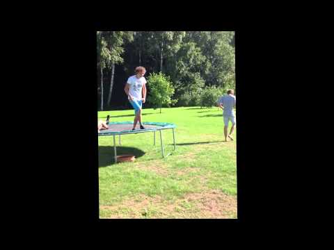 ar dirsu uz pleca uzleca