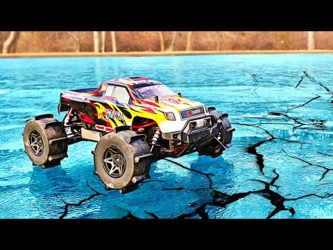 RC CAR DRIFTING ON ICE!!