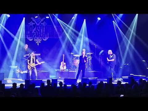 Guitar Slingers - "Amanda (Live)"