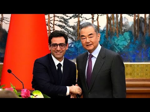 شاهد تمهيدا لزيارة شي إلى باريس.. وزير الخارجية الفرنسي يلتقي نظيره الصيني في بكين