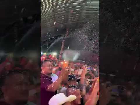 Así fue la presentación de Uriel Henao en Puerto Rico Caquetá, lleno total. Un espectáculo bonito