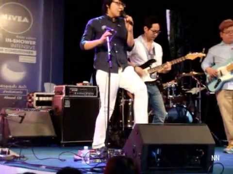 11-09-13 Lipta - แค่รู้ว่ารัก @ Nivea in-shower singing concer