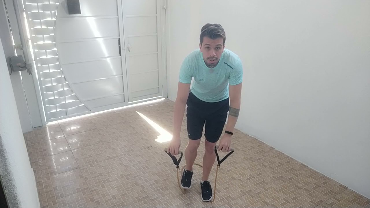 Elevação frontal com elástico