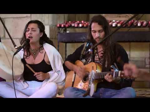 Denyss Carmona Saule - flor das aguas traduccida al español Guitarra por Chris Orange