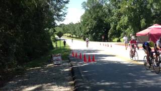 preview picture of video 'Historic Brooks Road Race - CAT4 finish'