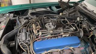 Barry's 1976 Cadillac Eldorado - Removing the fuel rail and injectors on the Fuel Injected 500ci!!