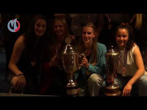 Actueel - Dames 1 gehuldigd bij Sliedrecht Sport