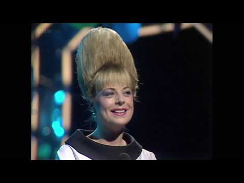 Mari Wilson – Cry Me A River