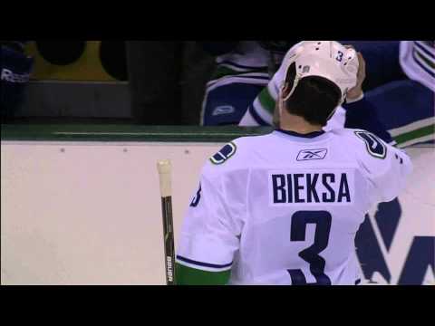 Canucks at Stars - Kevin Bieksa 4-0 Goal - 12.31.10 - HD