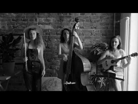 Amelie Acoustic Trio - Tu Vuo' Fa' l'Americano