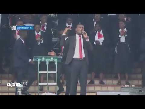 LOUANGE MEDDLEY 2 - Il a Fait Des Merveilles (Peniel Mambu)