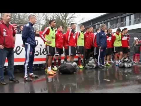 Der höhe punkt 1.FCN Training 22.03.2014 Ich bereue diese liebe nicht.