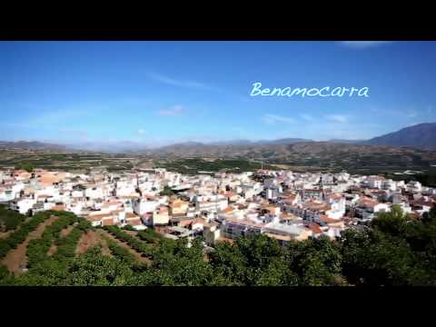 Benamocarra: Entre les collines de l"Axarqua