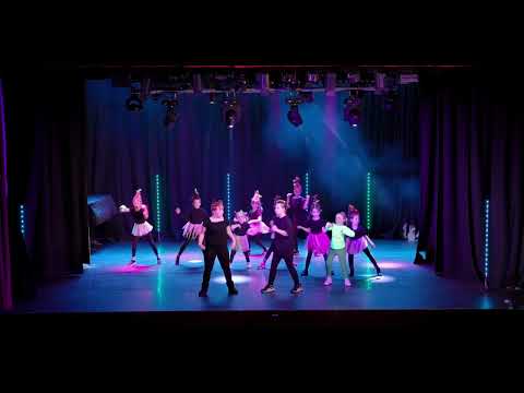 DAZL TikTok & HipHop Grinch @dazldance End of year showcase 2023