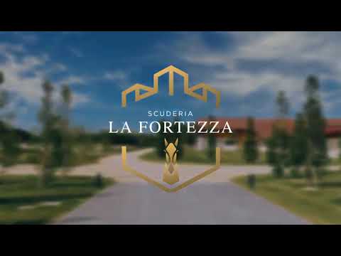 Beautiful and exclusive equestrian facility at Scuderia La Fortezza / Claudia Mandruzzato