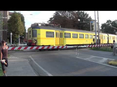Passaggio a livello di via Morane in HD - Modena // Level Crossing