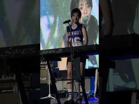 QWER 홍익대학교 세종캠퍼스 대동제 '잔상' 히나존 세로 직캠 Full 4k 260519 by reBirth