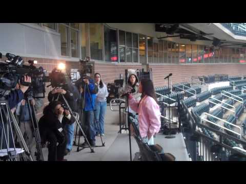 Stephanie Marie Hanvey Singing @ The Mets The National Anthem for the Media