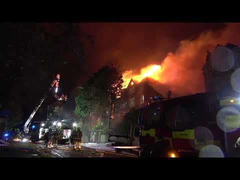 East Sussex Fire & Rescue Service / Make Pumps 8 Large Fire