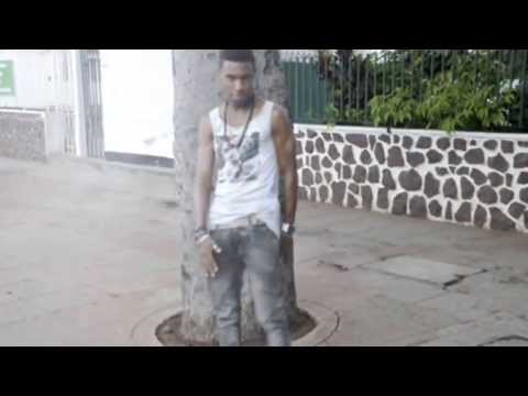 Ell Trizzy Ft Izzy  Young Jay  Bone Beat   Pesos Pesados 2013)(Video Street Demo)