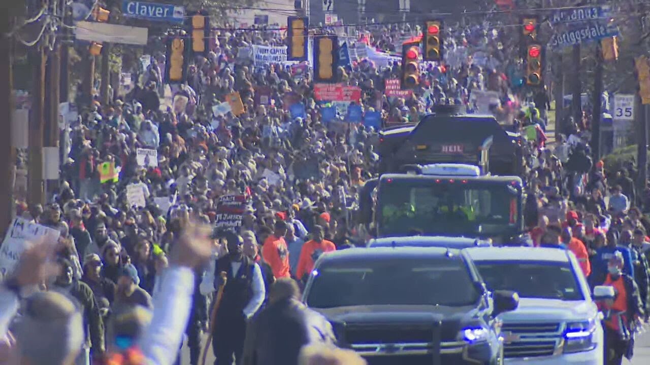 Hundreds of thousands march in San Antonio's MLK march, the largest in the nation