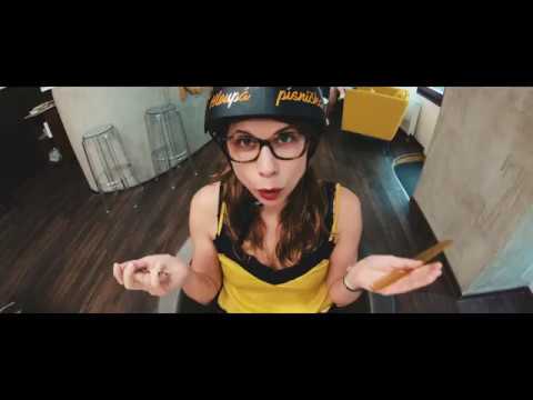 Wohnout - Hloupá písnička (OFFICIAL VIDEOCLIP)