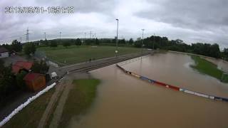 preview picture of video '2013-05-31 Hochwasser Hallstadt Luftaufnahme 3/5'