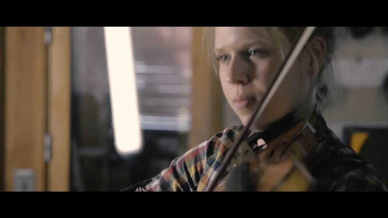 Flugten til Sverige - Elmøe & Hoffmann (Official Video)