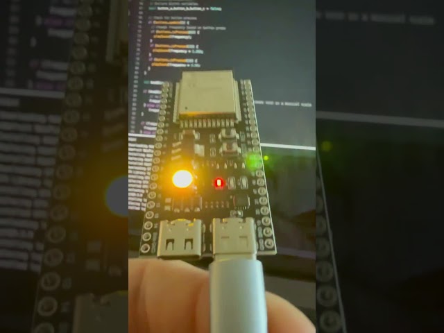 Vídeo relacionado con MAKCU ESP32-S3 - Placa de desarrollo con teclado y mouse integrados, funda compacta de ABS con cubierta protectora, kit listo para usar para Arduino IDE, IoT y programación inalámbrica, incluye cables