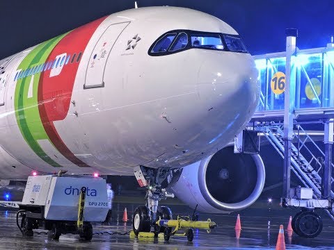 Decolagem do Airbus A330-900Neo da TAP com chuva - - -24/07/2019