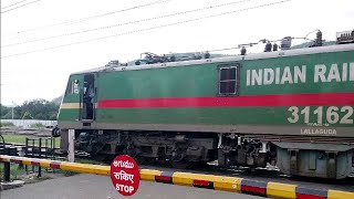 TRAIN CROSSES Railway Gate at High Speed | Tirupati Express (BSP_TPTY) | 17481 | #indianrailways
