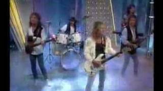 Bài hát Living Next Door To Alice - Nghệ sĩ trình bày Smokie