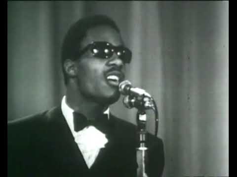 Stevie Wonder sings Italian, 'Se tu Ragazza Mia' live Sanremo 1969