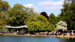 London's Hyde Park / Does Your Mother Know-Royal Philharmonic Orchestra