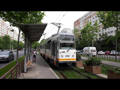 Tramvaiul V3A-93M Faur #238 părăsind Stația Dumbrava Nouă pe Linia 27