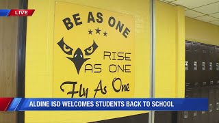 Aldine ISD welcomes students back to school - Kara Willis