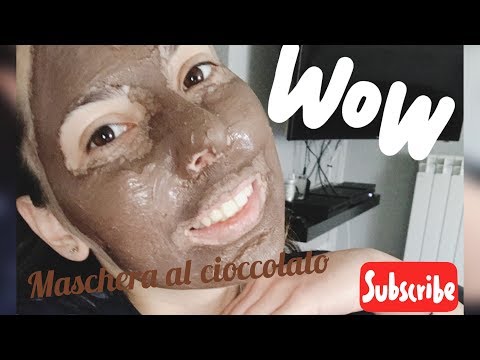 Posto di pigmentary marrone chiaro La decolorazione di crema per il viso con un limone