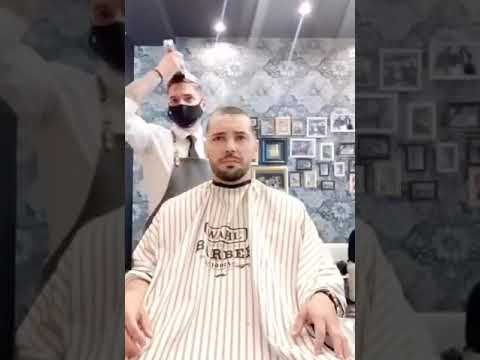 Barber cuts his own hair while cutting cancer patient hair | #Humanity
