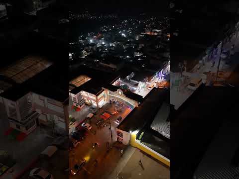 El Centro de Santiago Sacatepéquez un miércoles por la noche
