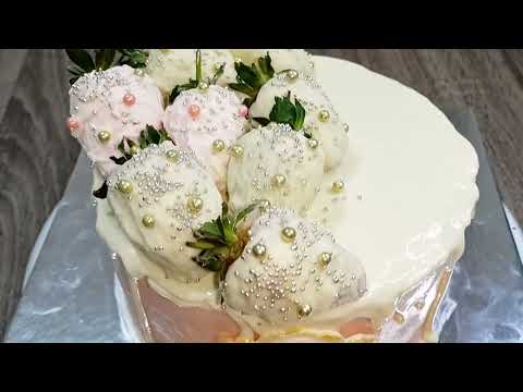Strawberry Decor On Cake | Chocolate Coated Strawberries | Cake Decoration | Samia's Kitchen