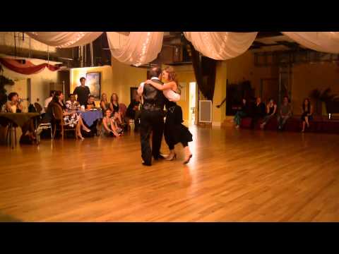  Giselle Anne  and  Gustavo Naveira  are  dancing  to  the  tango  "  Chau Pinela  "